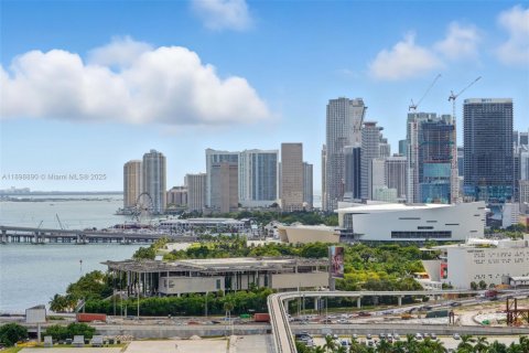 Copropriété à louer à Miami, Floride: 2 chambres, 140.19 m2 № 1951000 - photo 24