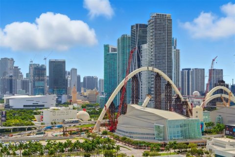 Copropriété à louer à Miami, Floride: 2 chambres, 140.19 m2 № 1951000 - photo 1