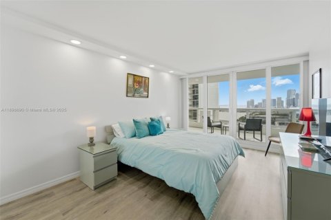 Copropriété à louer à Miami, Floride: 2 chambres, 140.19 m2 № 1951000 - photo 14