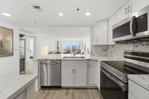 Copropriété à louer à Miami, Floride: 2 chambres, 140.19 m2 № 1951000 - photo 5