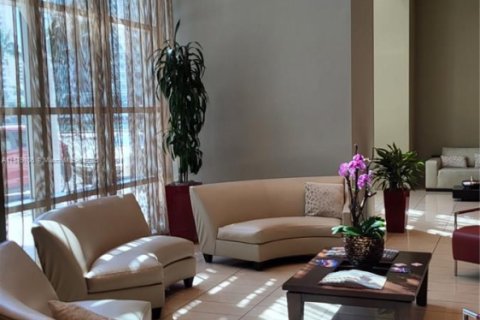 Condominio en alquiler en Miami, Florida, 2 dormitorios, 93.46 m2 № 1921919 - foto 14