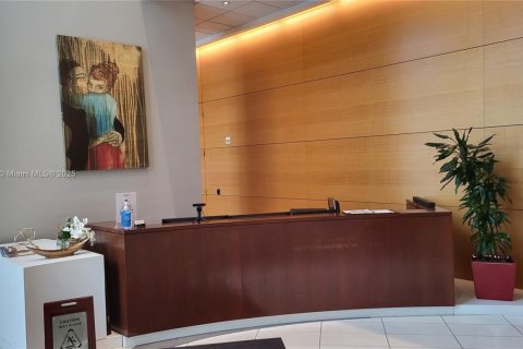 Condominio en alquiler en Miami, Florida, 2 dormitorios, 93.46 m2 № 1921919 - foto 10