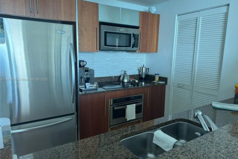 Condominio en alquiler en Miami, Florida, 2 dormitorios, 93.46 m2 № 1921919 - foto 25