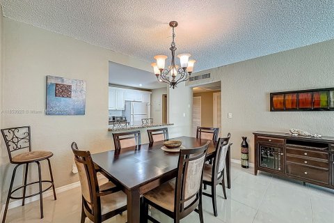Condominio en venta en Sunny Isles Beach, Florida, 1 dormitorio, 93.37 m2 № 1928185 - foto 11
