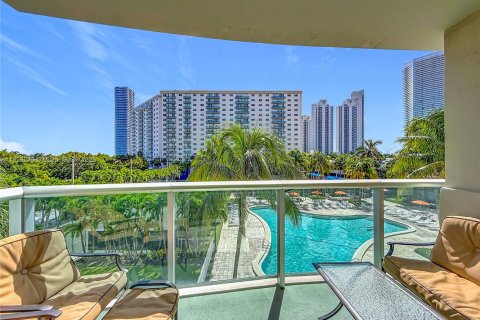 Condominio en venta en Sunny Isles Beach, Florida, 1 dormitorio, 93.37 m2 № 1928185 - foto 30