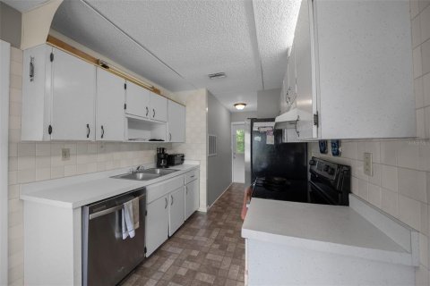 House in Dunnellon, Florida 2 bedrooms, 99.78 sq.m. № 1720328 - photo 7