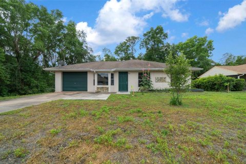 House in Dunnellon, Florida 2 bedrooms, 99.78 sq.m. № 1720328 - photo 1