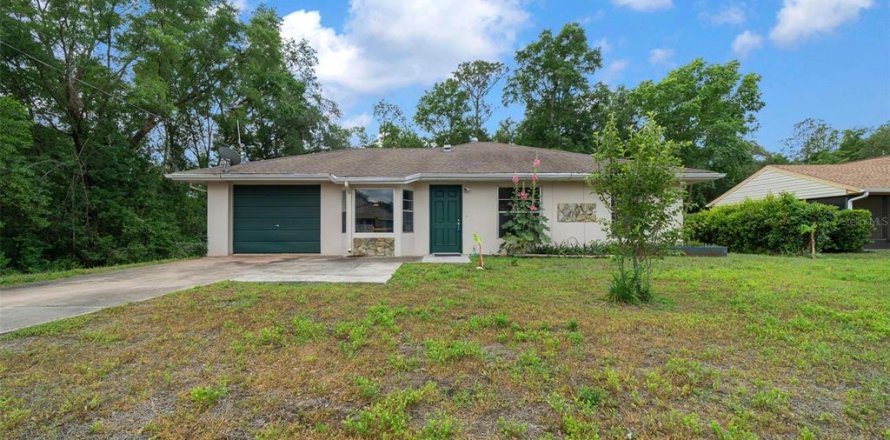 House in Dunnellon, Florida 2 bedrooms, 99.78 sq.m. № 1720328