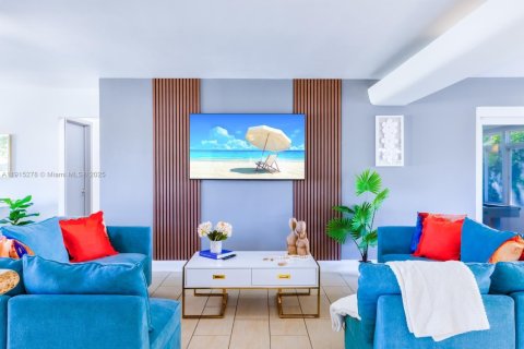 Villa ou maison à louer à Hollywood, Floride: 3 chambres, 149.39 m2 № 1971417 - photo 9