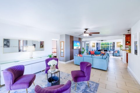 Villa ou maison à louer à Hollywood, Floride: 3 chambres, 149.39 m2 № 1971417 - photo 6