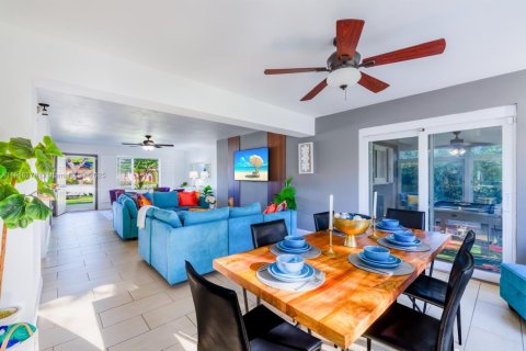 Villa ou maison à louer à Hollywood, Floride: 3 chambres, 149.39 m2 № 1971417 - photo 14