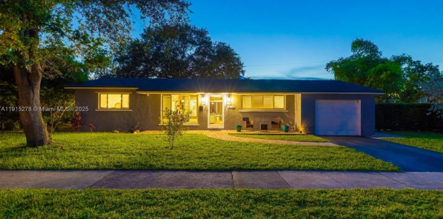 Villa ou maison à Hollywood, Floride 3 chambres, 149.39 m2 № 1971417