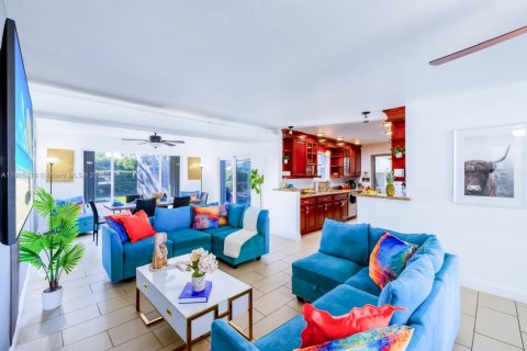 Villa ou maison à louer à Hollywood, Floride: 3 chambres, 149.39 m2 № 1971417 - photo 7