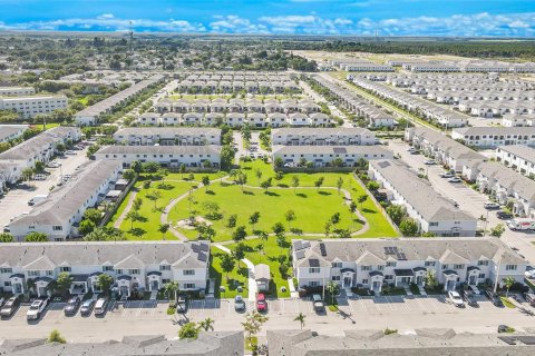 Adosado en venta en Florida City, Florida, 4 dormitorios, 160.72 m2 № 1957283 - foto 30