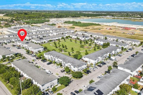 Adosado en venta en Florida City, Florida, 4 dormitorios, 160.72 m2 № 1957283 - foto 29