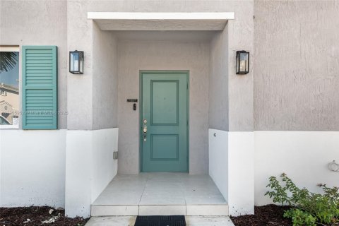 Adosado en venta en Florida City, Florida, 4 dormitorios, 160.72 m2 № 1957283 - foto 6