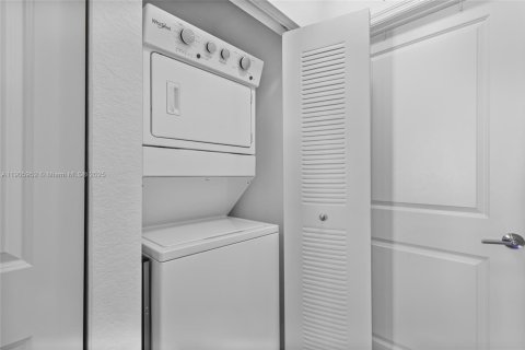 Adosado en venta en Florida City, Florida, 4 dormitorios, 160.72 m2 № 1957283 - foto 21