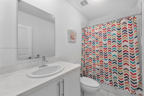 Adosado en venta en Florida City, Florida, 4 dormitorios, 160.72 m2 № 1957283 - foto 24