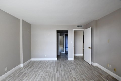 Condo in Boca Raton, Florida, 2 bedrooms № 2153676 - photo 27