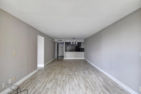 Condo in Boca Raton, Florida, 2 bedrooms № 2153676 - photo 23