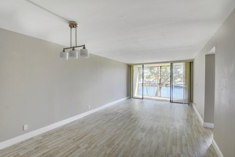 Condo in Boca Raton, Florida, 2 bedrooms № 2153676 - photo 11