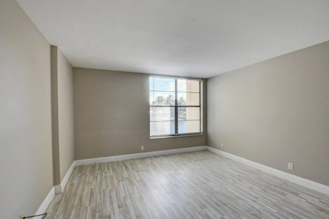 Condo in Boca Raton, Florida, 2 bedrooms № 2153676 - photo 25