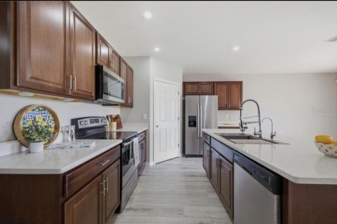 Casa en venta en Cape Coral, Florida, 4 dormitorios, 169.83 m2 № 2383871 - foto 4