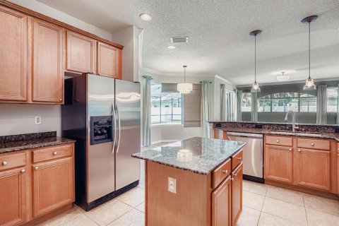 House in Fish Hawk, Florida 5 bedrooms, 309.18 sq.m. № 1909486 - photo 3