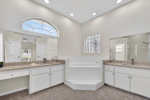 House in Winter Haven, Florida 3 bedrooms, 177.81 sq.m. № 2229175 - photo 22