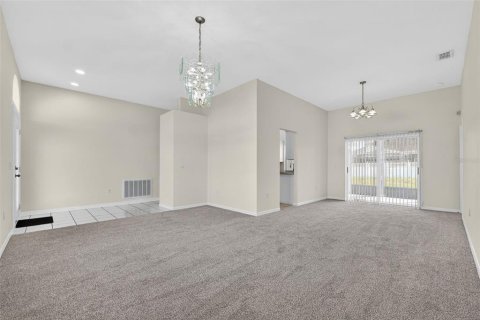House in Winter Haven, Florida 3 bedrooms, 177.81 sq.m. № 2229175 - photo 4