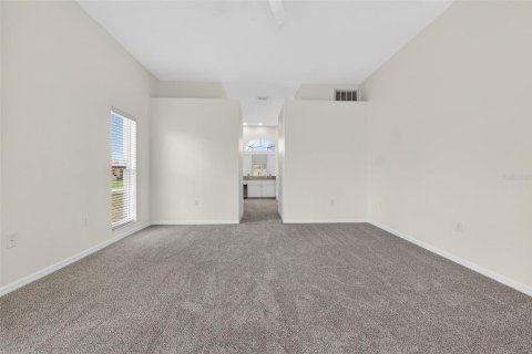 House in Winter Haven, Florida 3 bedrooms, 177.81 sq.m. № 2229175 - photo 20