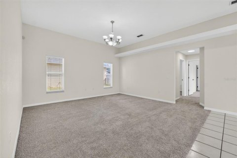 House in Winter Haven, Florida 3 bedrooms, 177.81 sq.m. № 2229175 - photo 15