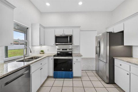 House in Winter Haven, Florida 3 bedrooms, 177.81 sq.m. № 2229175 - photo 9