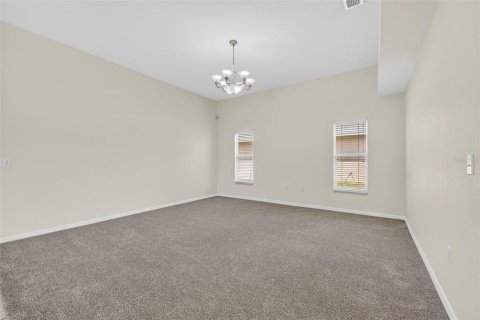 House in Winter Haven, Florida 3 bedrooms, 177.81 sq.m. № 2229175 - photo 17