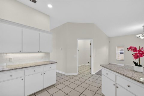 House in Winter Haven, Florida 3 bedrooms, 177.81 sq.m. № 2229175 - photo 11