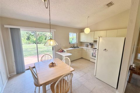 Casa en venta en Port Charlotte, Florida, 2 dormitorios, 91.79 m2 № 1778086 - foto 3