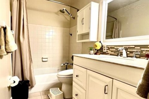 Condo in Clearwater, Florida, 3 bedrooms  № 1723993 - photo 9