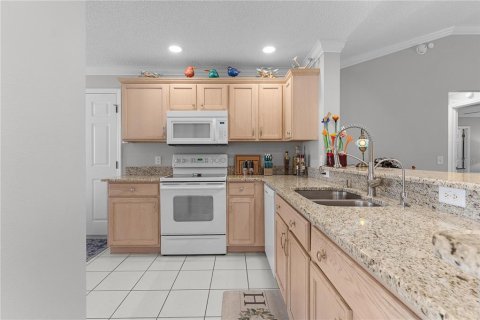 House in The Villages, Florida 3 bedrooms, 137.31 sq.m. № 2200369 - photo 14