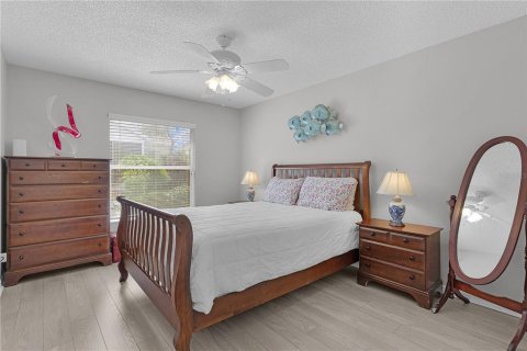House in The Villages, Florida 3 bedrooms, 137.31 sq.m. № 2200369 - photo 29