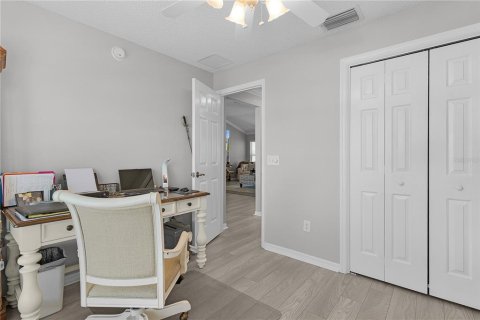 House in The Villages, Florida 3 bedrooms, 137.31 sq.m. № 2200369 - photo 26