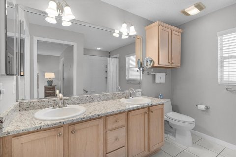 House in The Villages, Florida 3 bedrooms, 137.31 sq.m. № 2200369 - photo 22