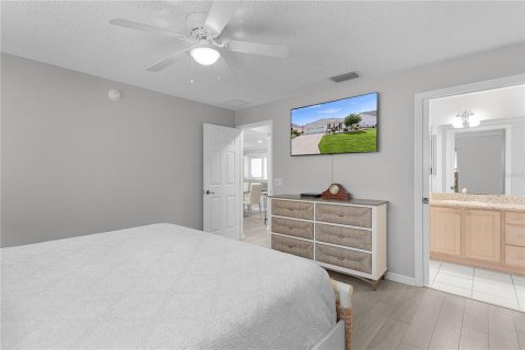 House in The Villages, Florida 3 bedrooms, 137.31 sq.m. № 2200369 - photo 19