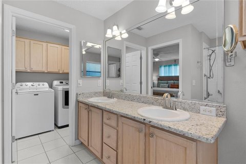 House in The Villages, Florida 3 bedrooms, 137.31 sq.m. № 2200369 - photo 23