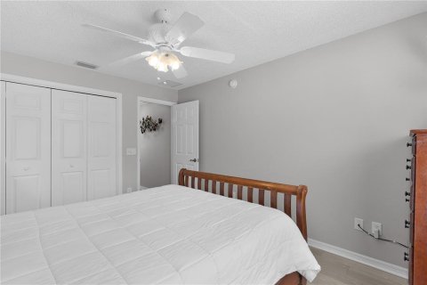House in The Villages, Florida 3 bedrooms, 137.31 sq.m. № 2200369 - photo 30