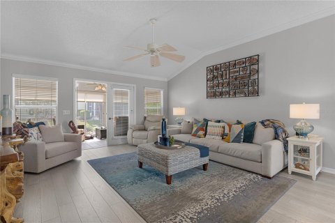 House in The Villages, Florida 3 bedrooms, 137.31 sq.m. № 2200369 - photo 5