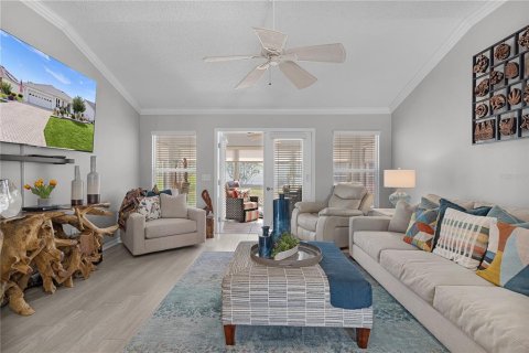 House in The Villages, Florida 3 bedrooms, 137.31 sq.m. № 2200369 - photo 6