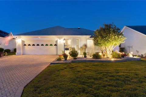 House in The Villages, Florida 3 bedrooms, 137.31 sq.m. № 2200369 - photo 3