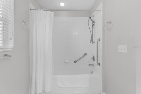 House in The Villages, Florida 3 bedrooms, 137.31 sq.m. № 2200369 - photo 28