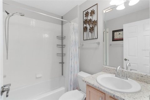 House in The Villages, Florida 3 bedrooms, 137.31 sq.m. № 2200369 - photo 27