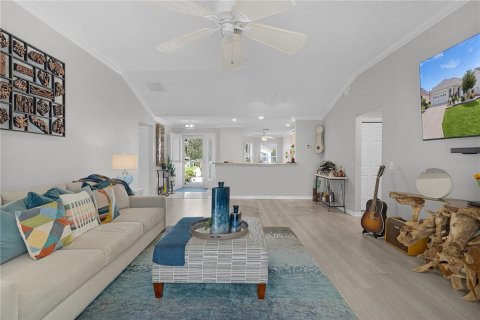 House in The Villages, Florida 3 bedrooms, 137.31 sq.m. № 2200369 - photo 9